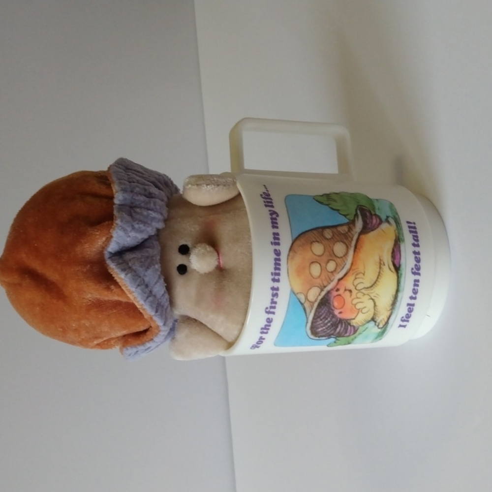 Avon 1986 Somersaults Mini Pal in Mug Fergus, mug 3 1/2"T, Fergus 5"